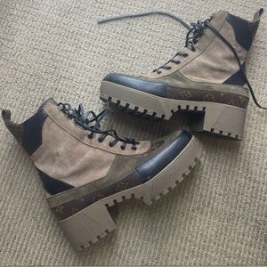 Loui boots size 40 ,